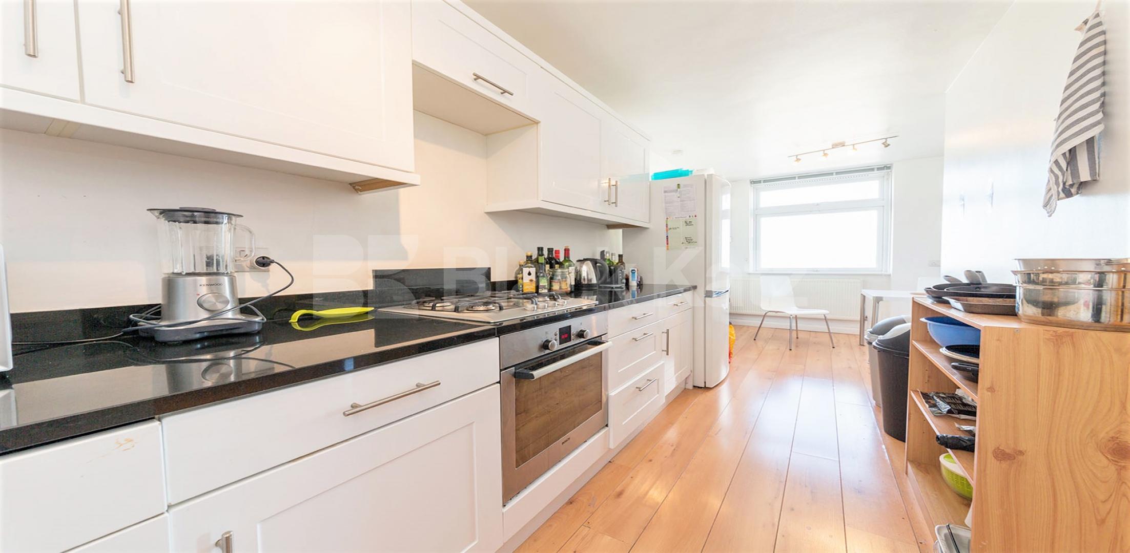 			NO TENANTS ADMINISTRATION FEES , 3 Bedroom, 1 bath, 1 reception Flat			 Shepherds Bush Green, Shepherds Bush